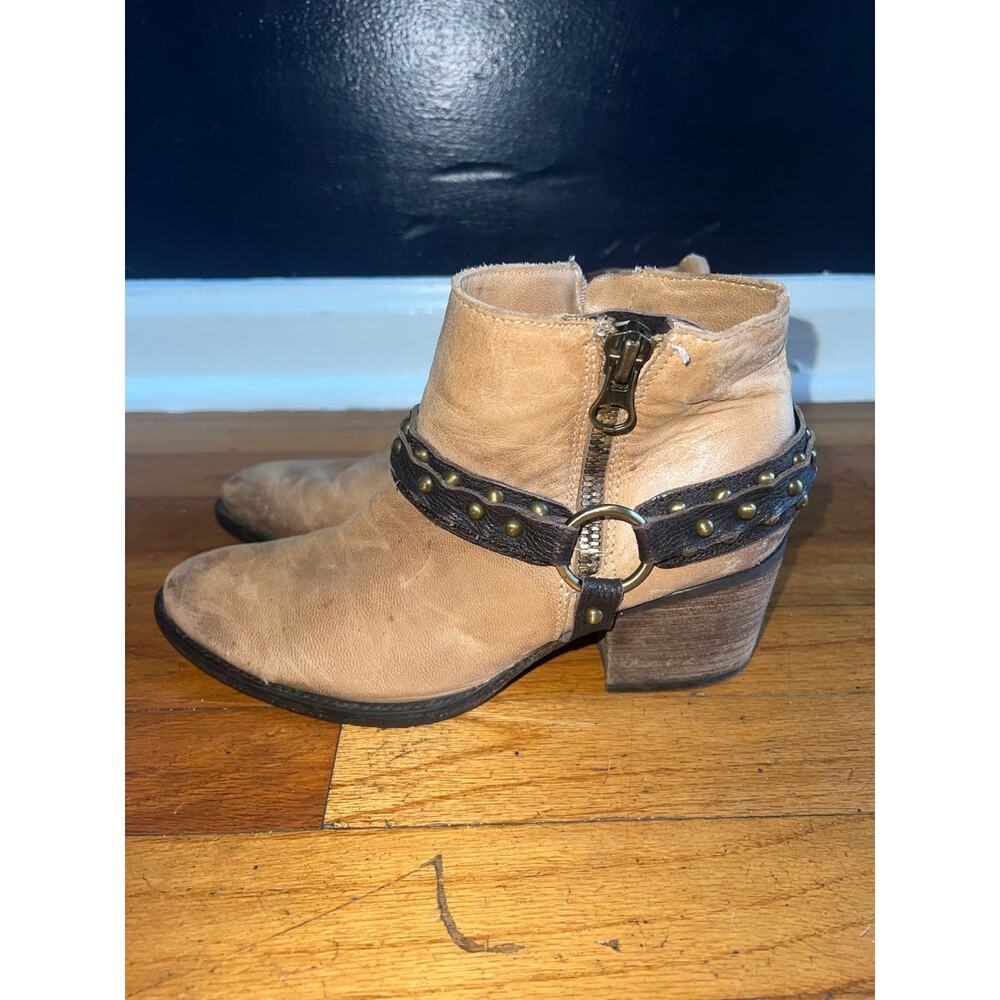 Otbt emery studded leather ankle boots size 7